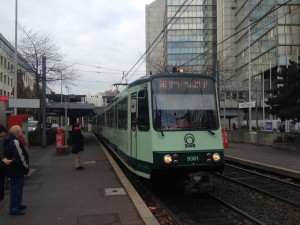 Haltestelle Bonn Stadthaus mit Stadtbahn